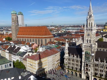 Eine gemeinsame Fahrt nach München sorgt für Abwechslung, aber auch für eine Persönlichkeitsentwicklung