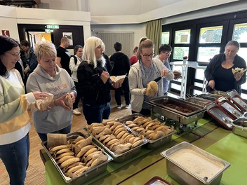 Gemeinsames Mittagessen zum Kennenlernen