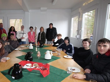 Teilnehmende beim ersten Adventstreff