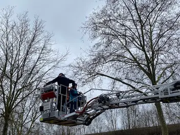 Einsatz der neuen Drehleiter bei der Feuerwehr