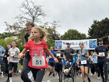 Laufendes Kind beim Fohlenhoflauf 2025