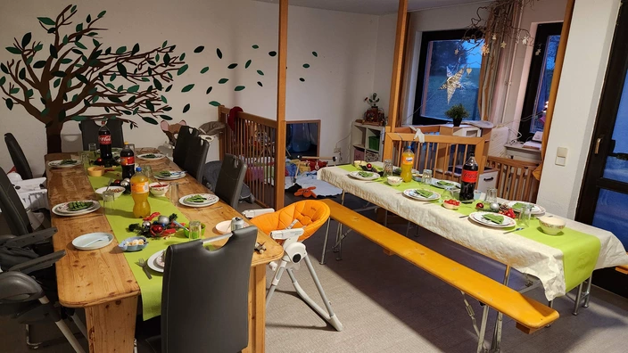 Liebevoll gedeckter Tisch sorgte für großartige Atmosphäre