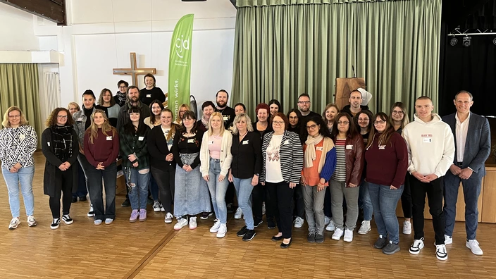 30 neue Mitarbeitende lernten sich und  das CJD kennen
