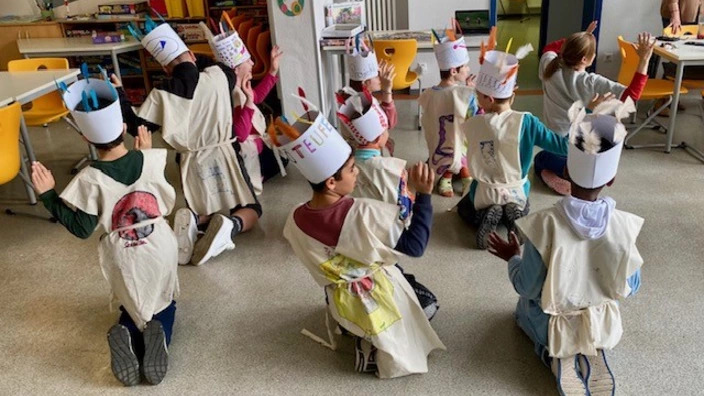 Tanz der Anakonda mit den Grundschülern in den Osterferien