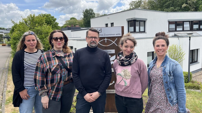 Der Bereich Büromanagement aus zwei CJDs tauschte sich aus