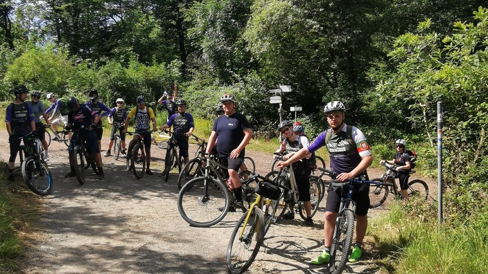 Gruppenbild im Wald