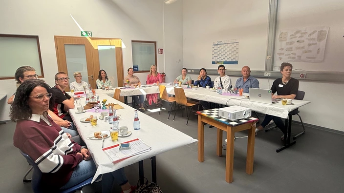 Gemeinsames Kennenlernen beim Frühstück