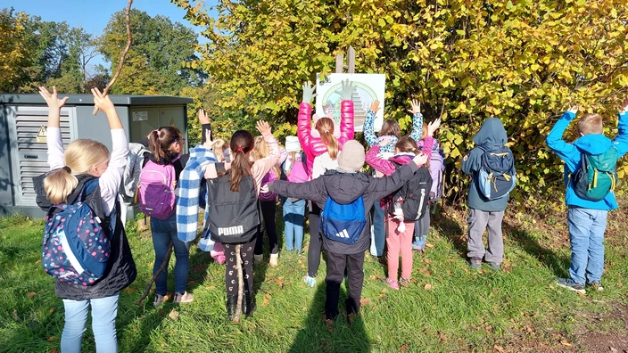 FGTS Kinder lernen spielerisch auf dem Biohof Hochscheid