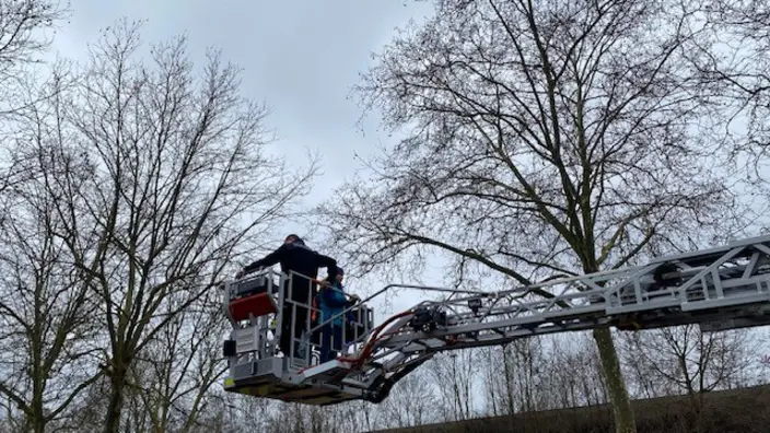Einsatz der neuen Drehleiter bei der Feuerwehr