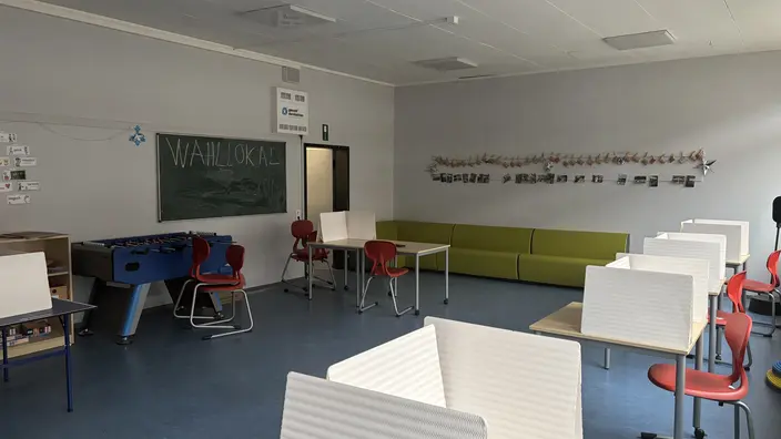 Schüler wählten in gebautem Wahllokal