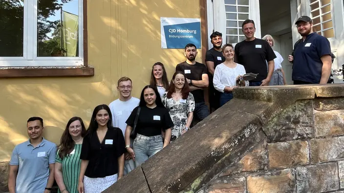 Gruppenfoto auf einer Treppe